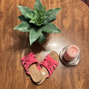 Like New St. John’s Bay Pink Sandals